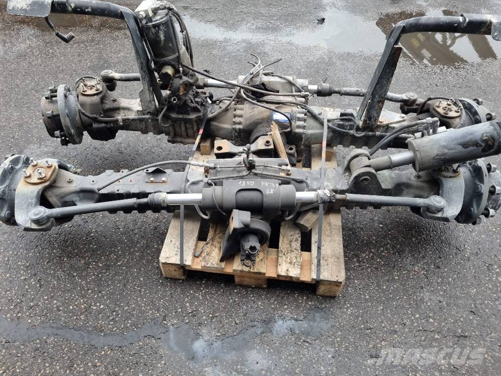 Manitou 1840 Front axle Raamid
