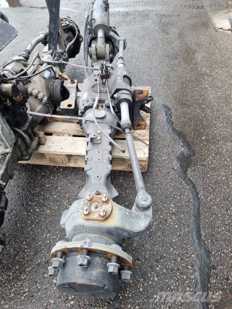 Manitou 1840 Front axle Raamid
