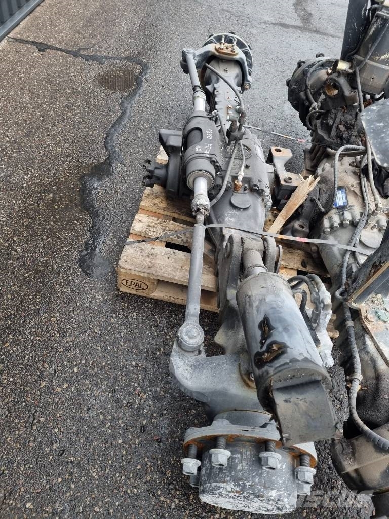 Manitou 1840 Front axle Raamid