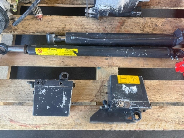 Astra ADT 30 C USED PARTS COMPLET الشاسيه والتعليق