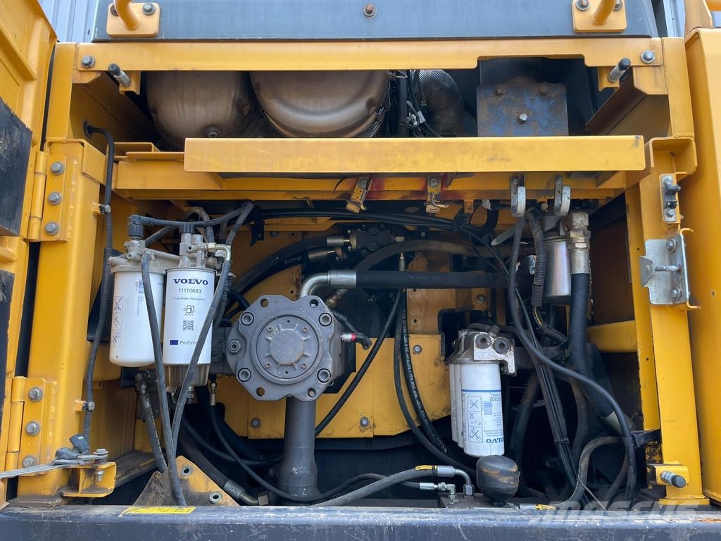 Volvo EC380EL | German machine حفارات زحافة