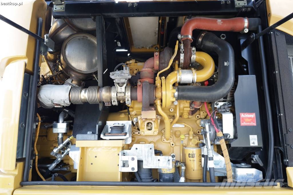 CAT M317F Wielgraafmachines
