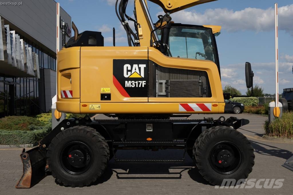 CAT M317F Wielgraafmachines