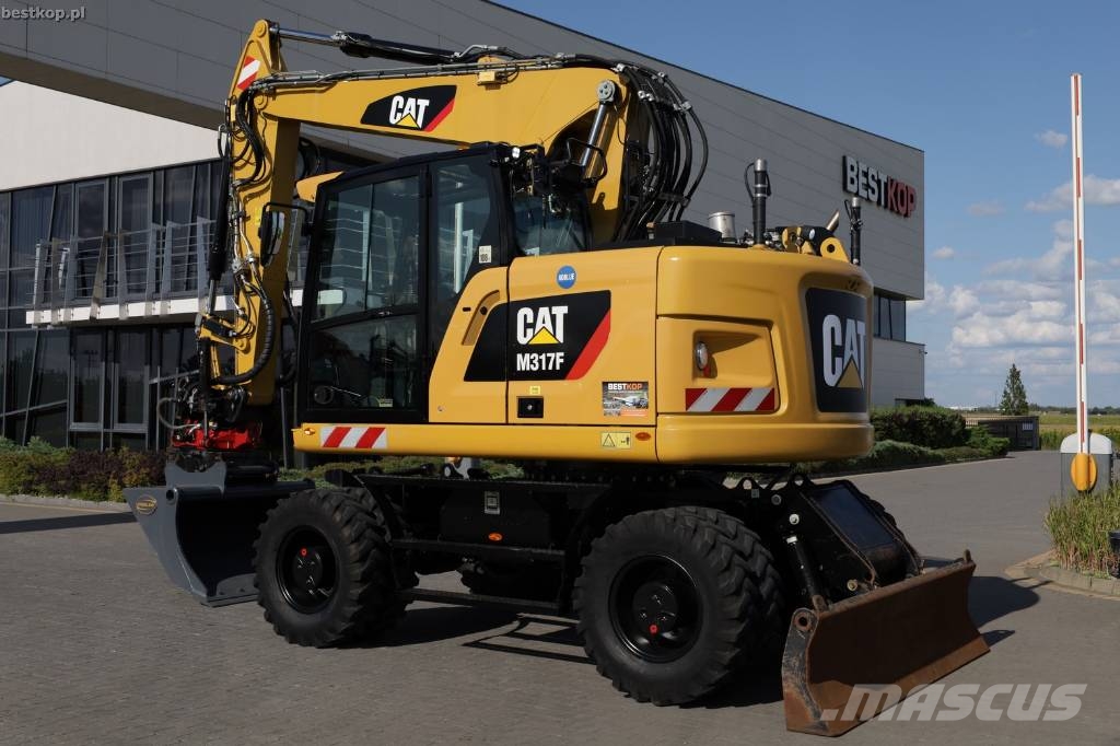 CAT M317F Wielgraafmachines