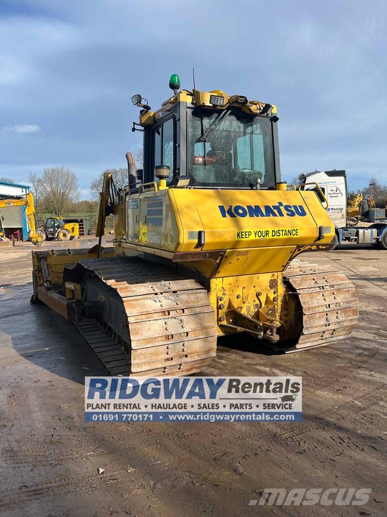 Komatsu D 65 PXi بلدوزرات مجنزرة