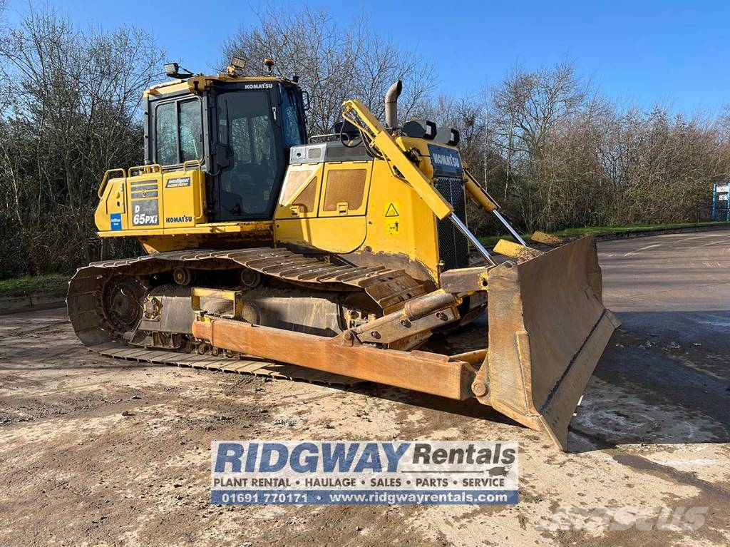 Komatsu D 65 PXi بلدوزرات مجنزرة