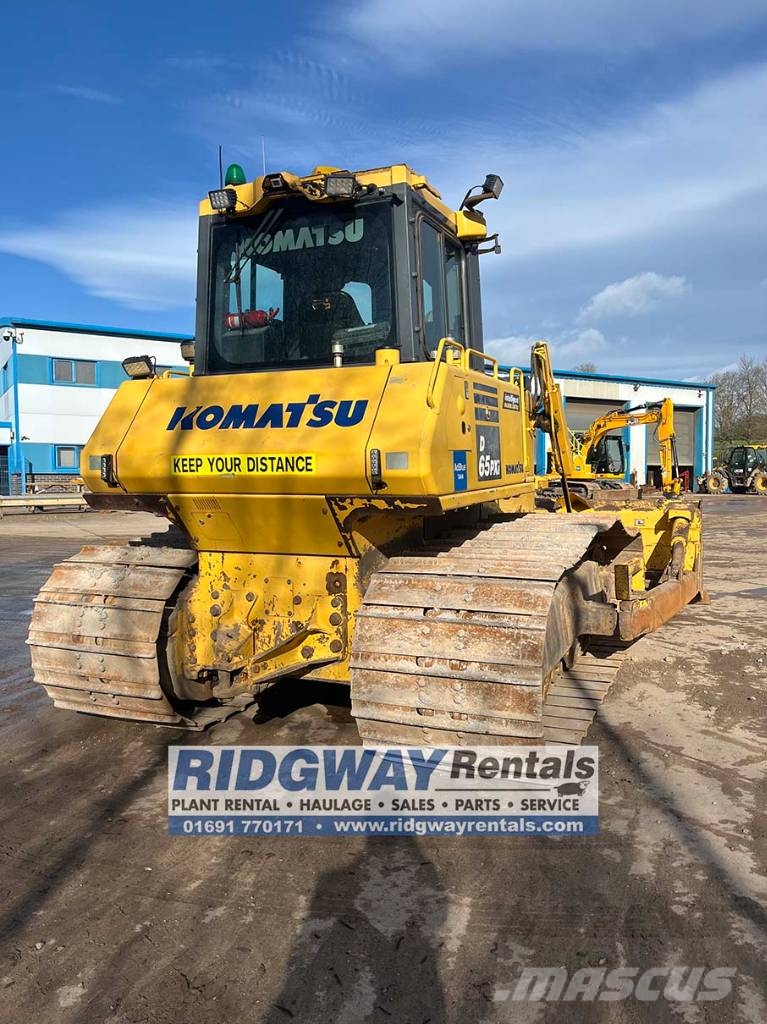 Komatsu D 65 PXi بلدوزرات مجنزرة