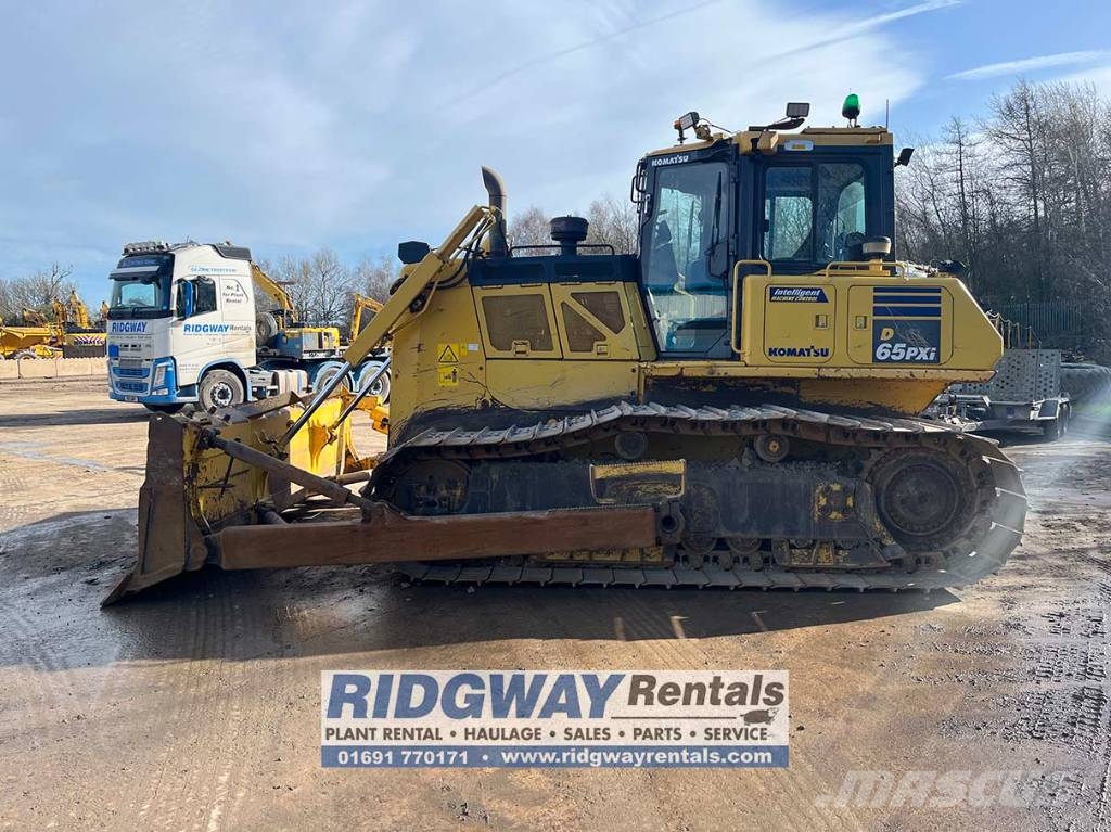 Komatsu D 65 PXi بلدوزرات مجنزرة