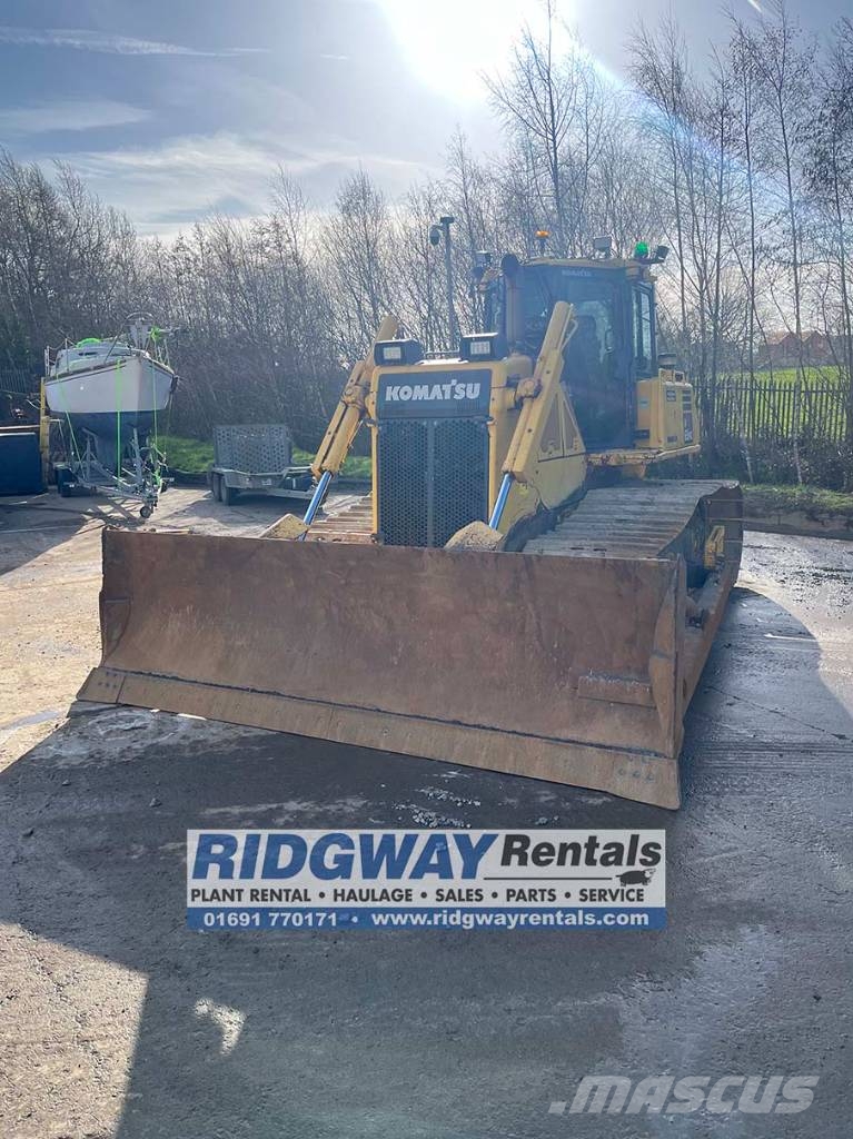 Komatsu D 65 PXi بلدوزرات مجنزرة
