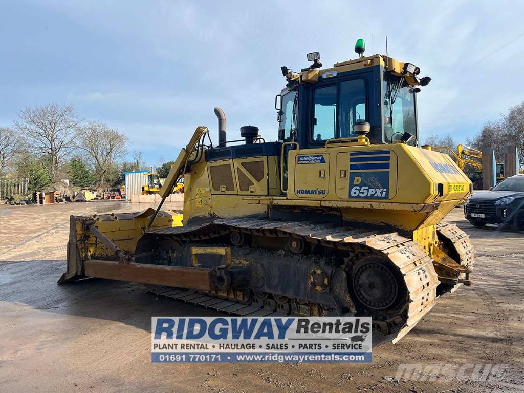 Komatsu D 65 PXi بلدوزرات مجنزرة