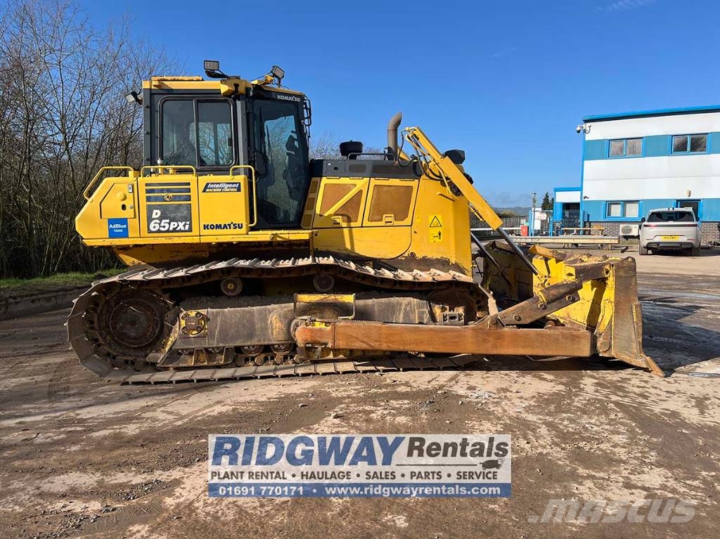 Komatsu D 65 PXi بلدوزرات مجنزرة