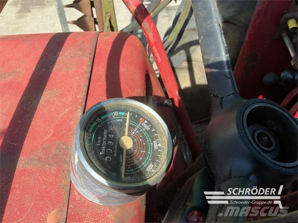 Case IH D 439 Трактори