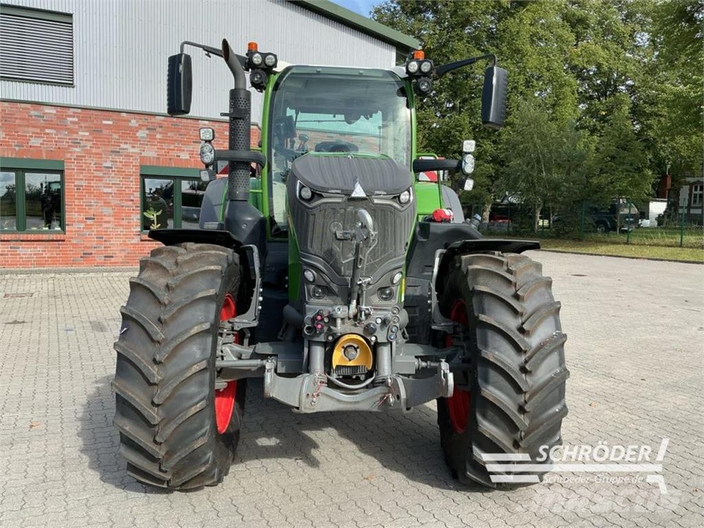 Fendt 728 GEN7 PROFI PLUS Traktorit