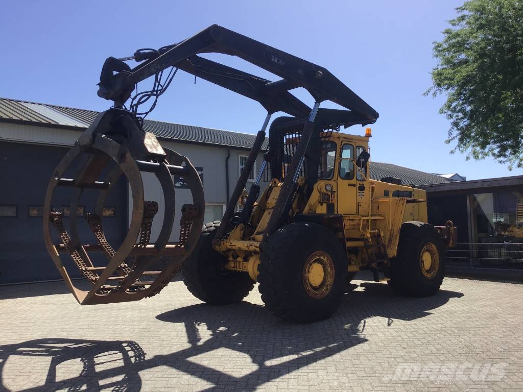 Volvo L 160 Boomstamladers