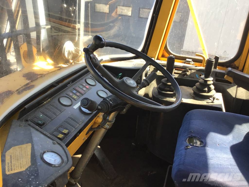 Volvo L 160 Boomstamladers
