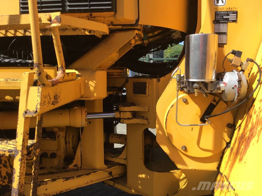 Volvo L 160 Boomstamladers