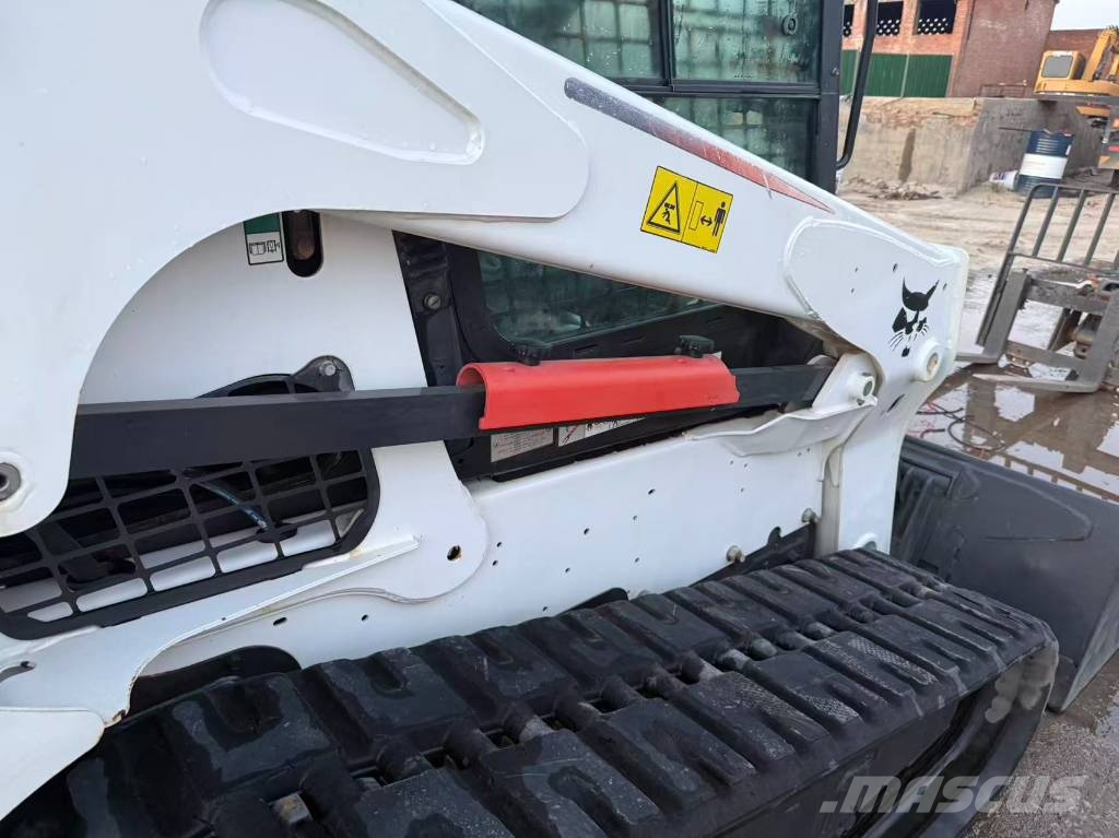 Bobcat T 770 Lietoti riteņu kompaktiekrāvēji