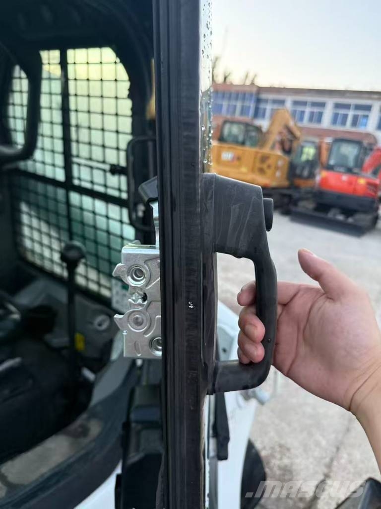 Bobcat T 770 Lietoti riteņu kompaktiekrāvēji