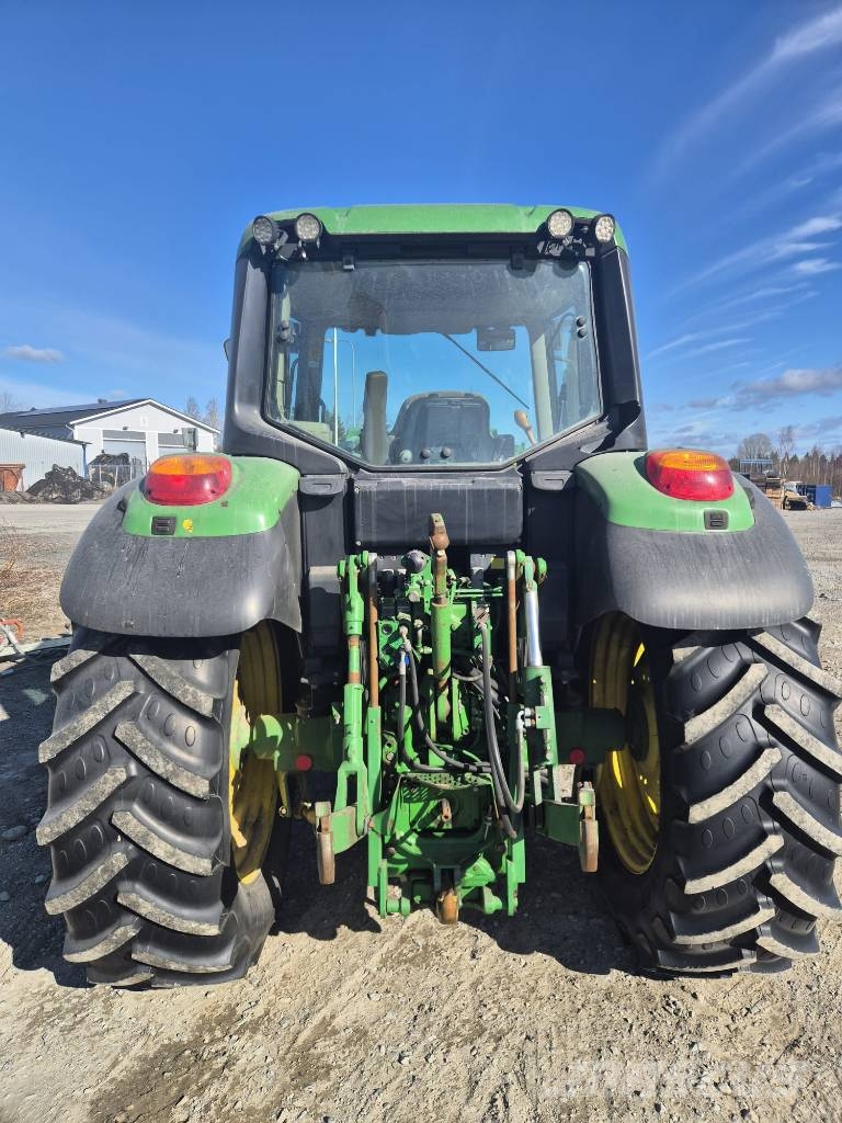 John Deere 6125M Tractores