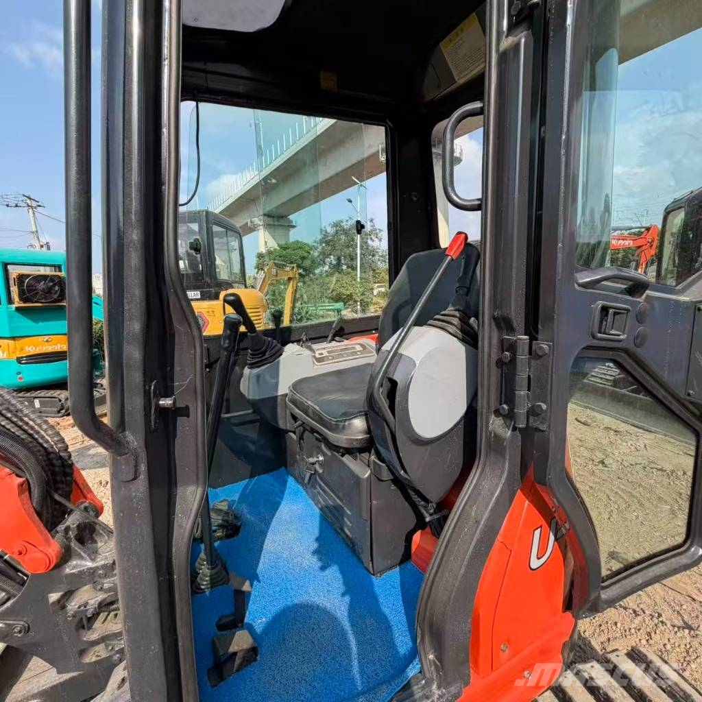 Kubota U 27 Mini bagri <7t