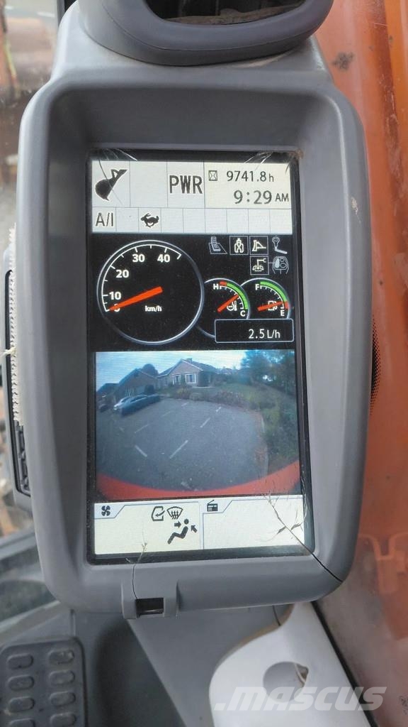 Hitachi ZX220W-5B Ratasekskavaatorid