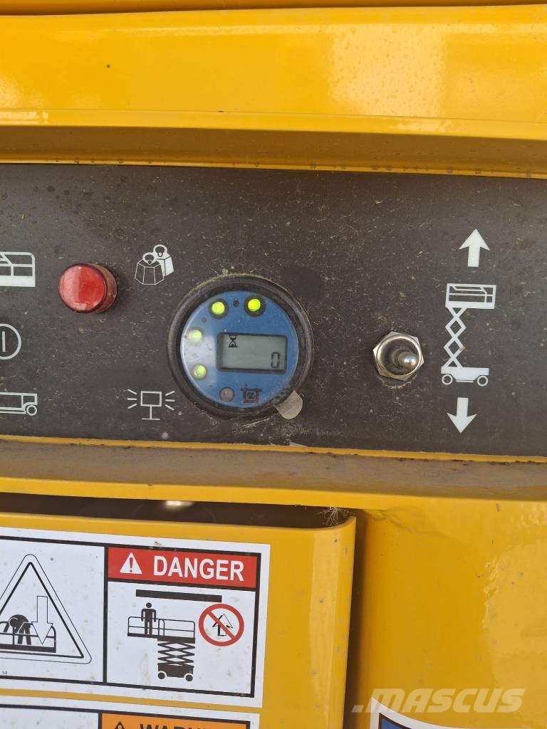Haulotte Compact 8 Scheren-Arbeitsbühnen