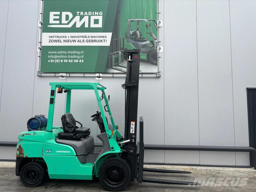 Mitsubishi FG35NT Heftruck شاحنات LPG