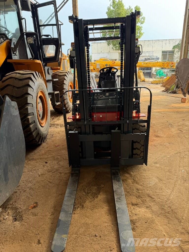 Heli CPCD30 Diesel heftrucks