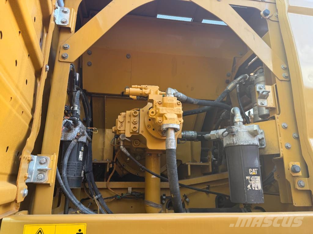 CAT 350 3000 units excavators in stock Гусеничні екскаватори