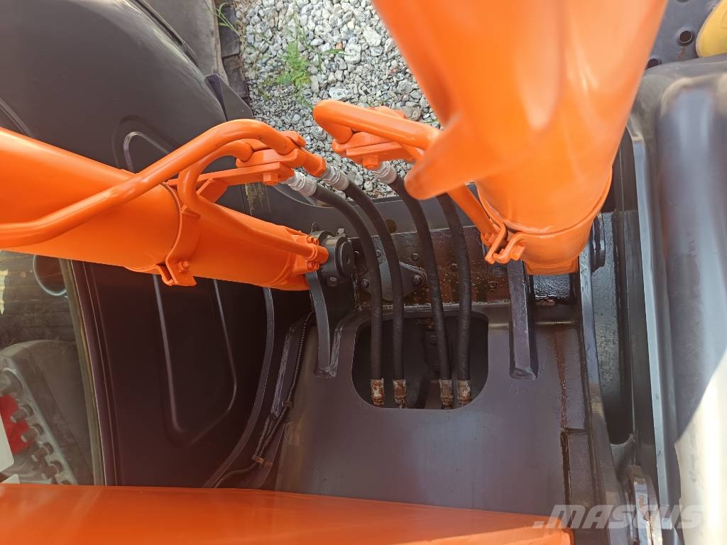Hitachi ZX 120 حفارات زحافة