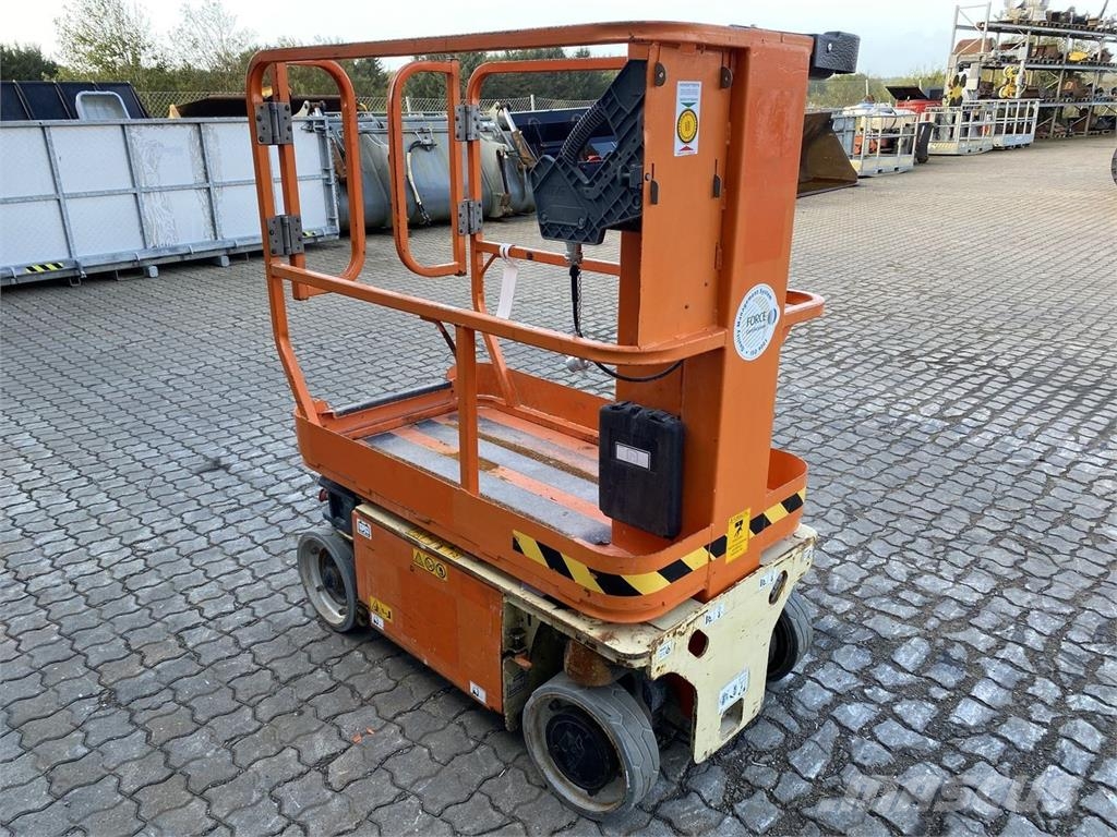 JLG 1230ES Henkilönostimet ja nostolaitteet
