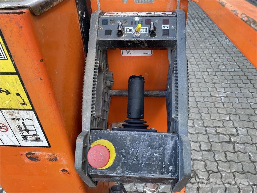JLG 1230ES Henkilönostimet ja nostolaitteet