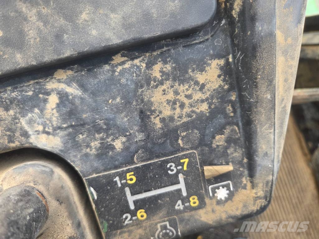 John Deere 3040 Traktory