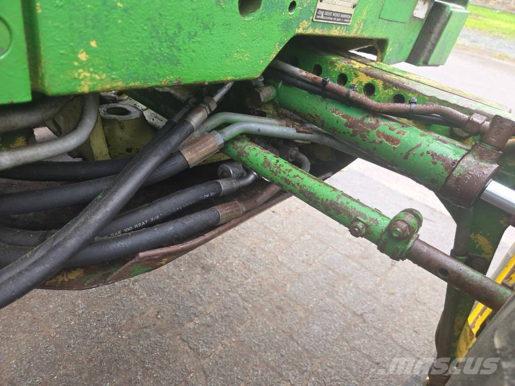 John Deere 3040 Traktory