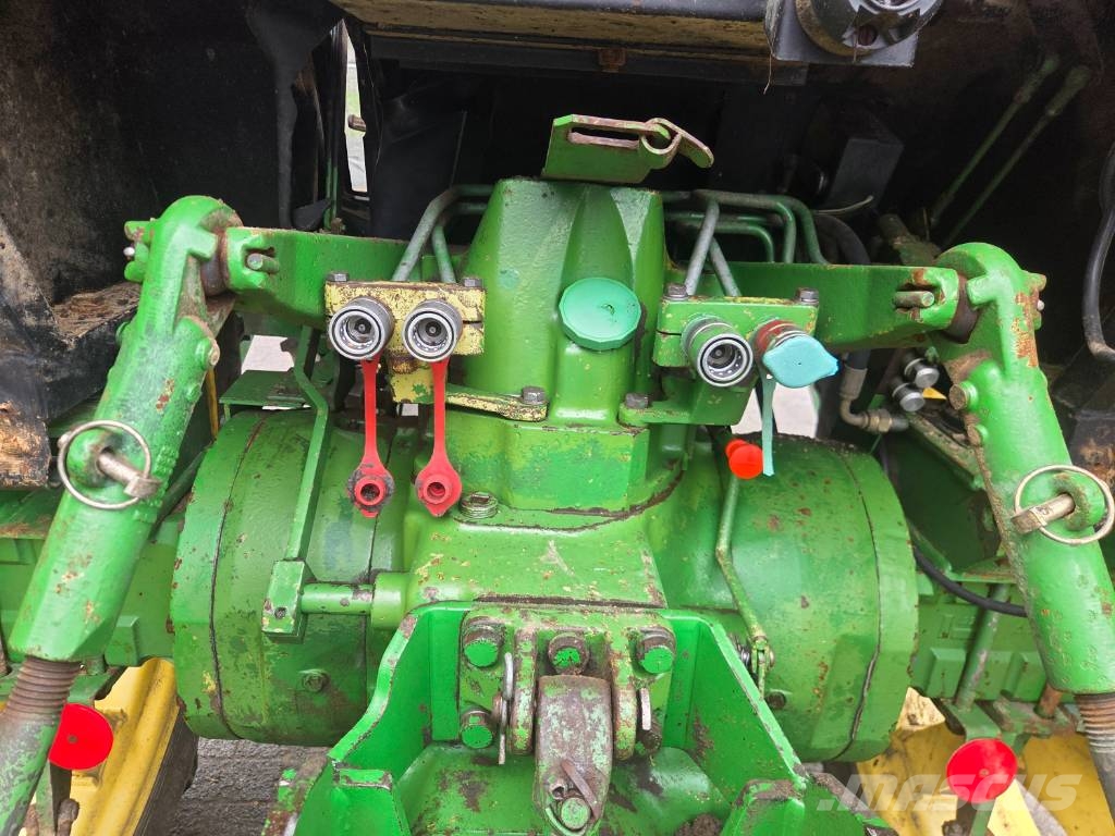 John Deere 3040 Traktory