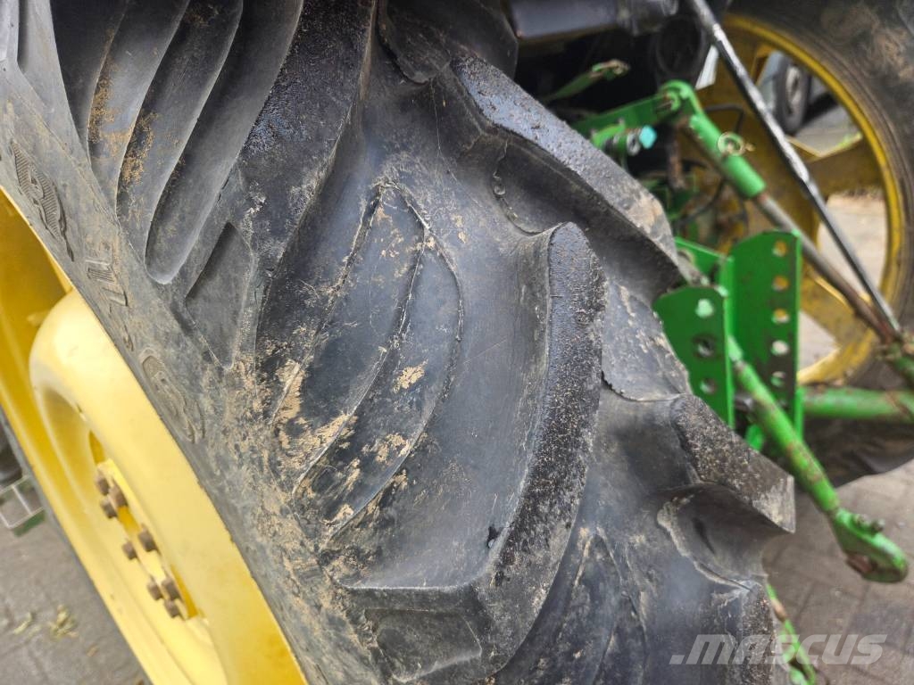 John Deere 3040 Traktory