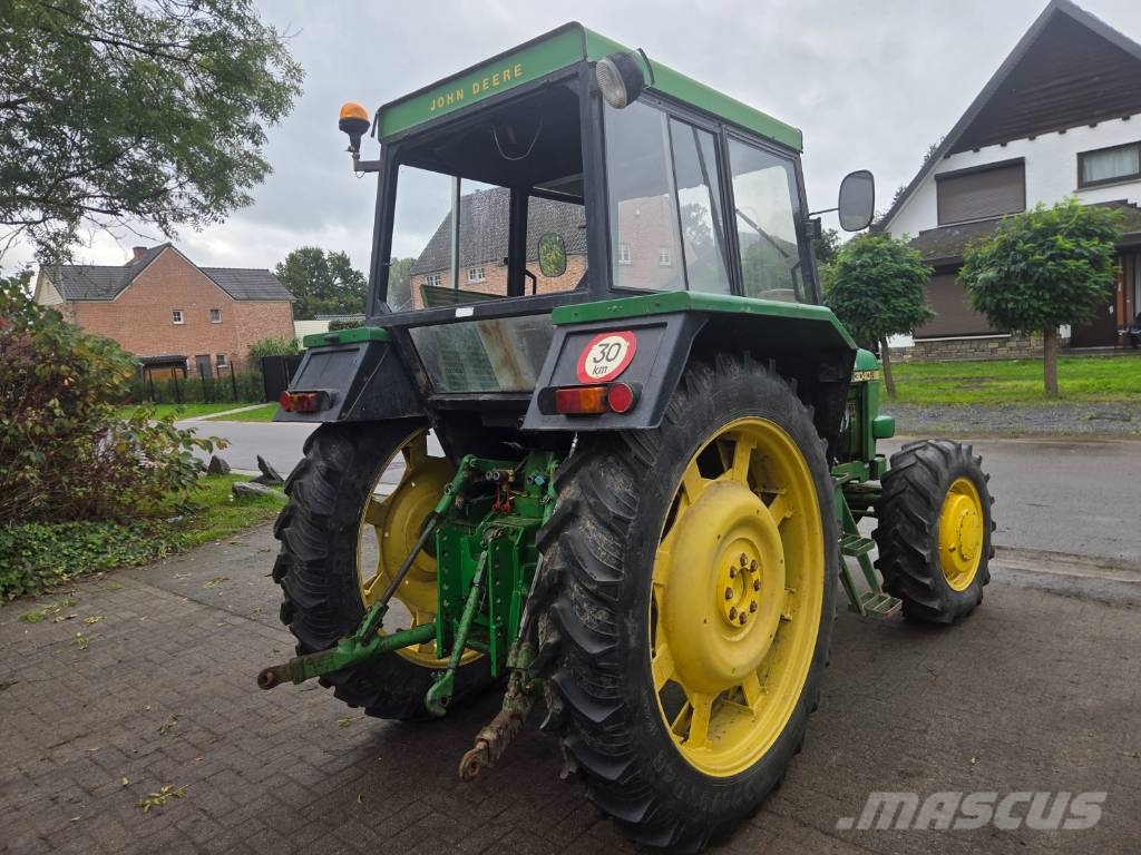 John Deere 3040 Traktory