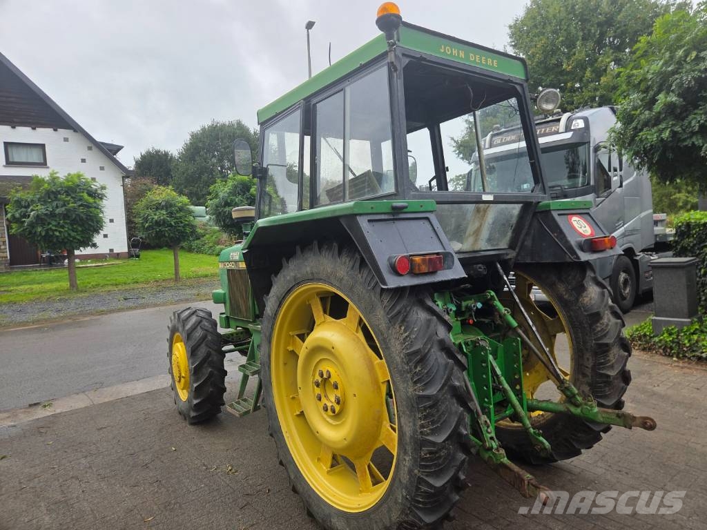 John Deere 3040 Traktory