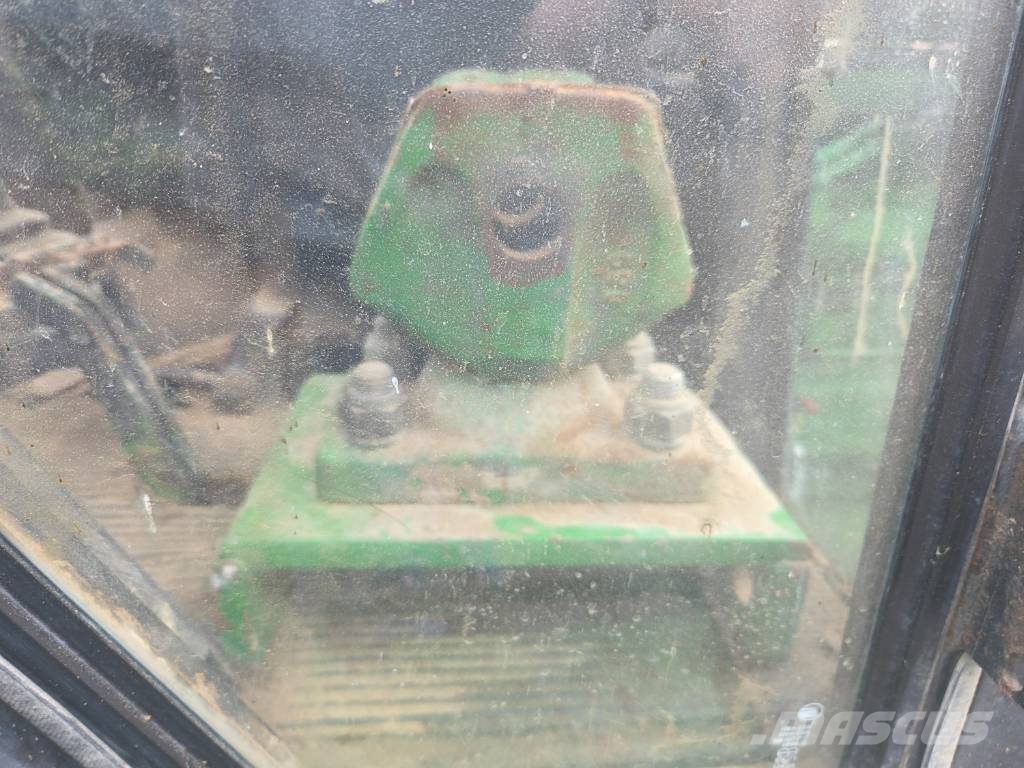 John Deere 3040 Traktory