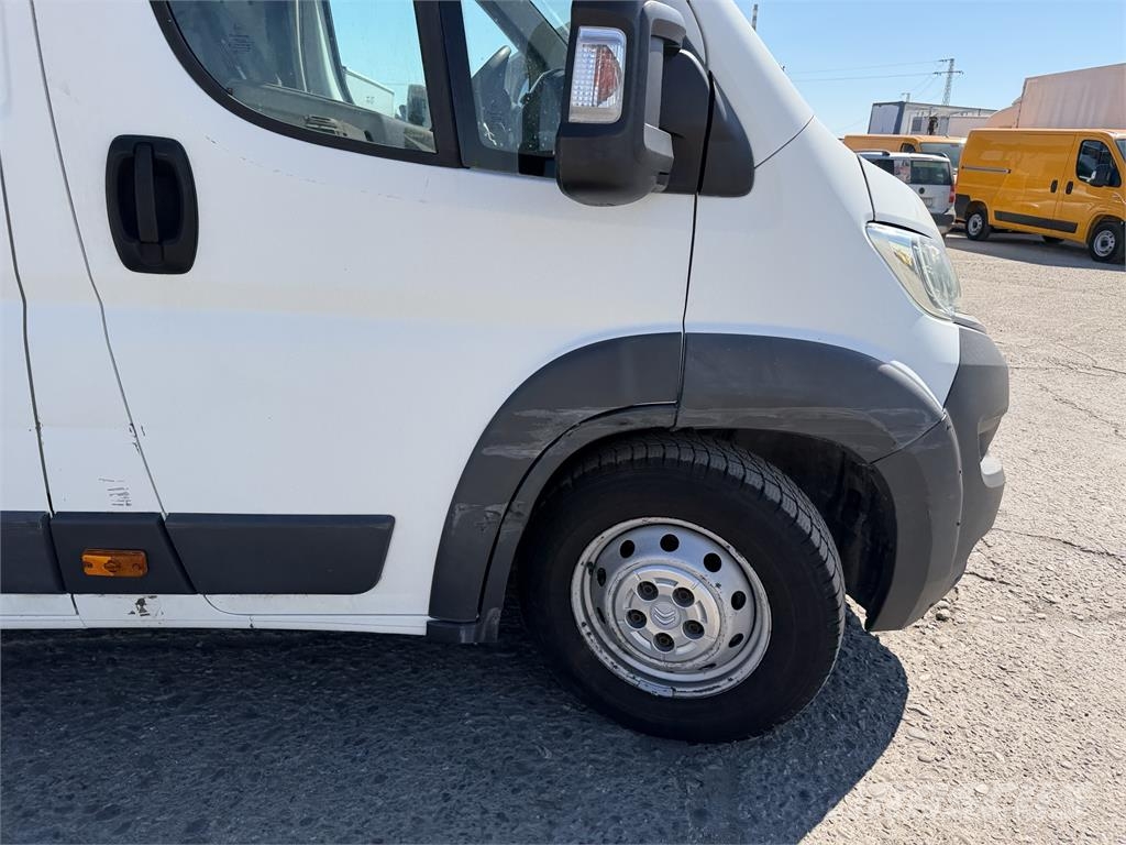 Citroën Jumper VIN 027 شاحنة مقفلة