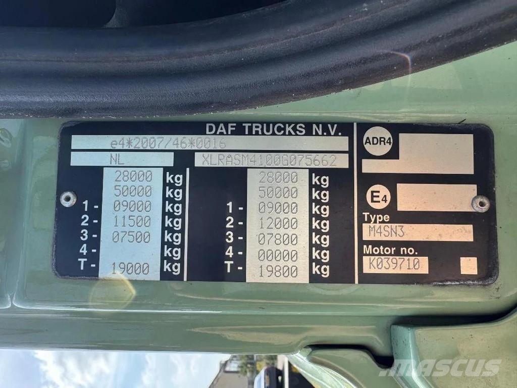 DAF CF 440 6X4 EURO 6 + HIAB 422EP-5 HIPTO + REMOTE CO Camiones de cama baja