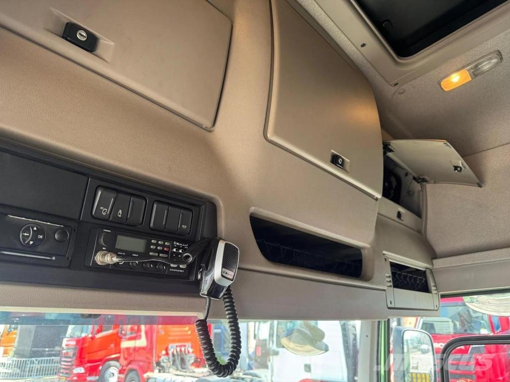 DAF CF 440 6X4 EURO 6 + HIAB 422EP-5 HIPTO + REMOTE CO Camiones de cama baja