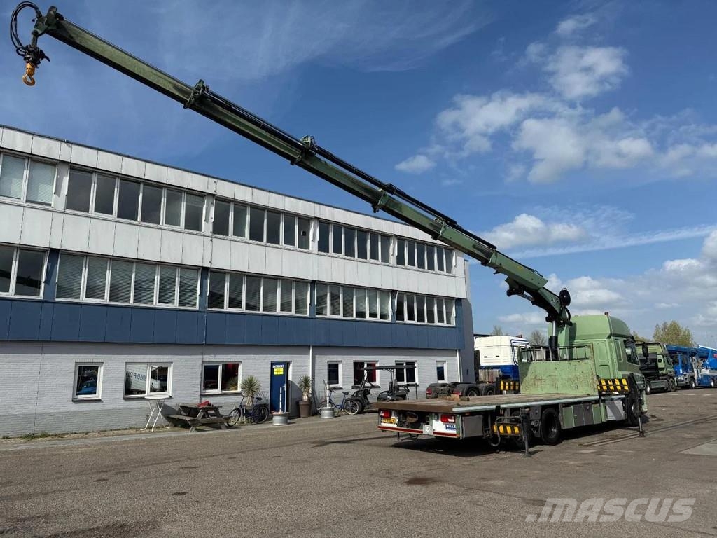 DAF CF 440 6X4 EURO 6 + HIAB 422EP-5 HIPTO + REMOTE CO Camiones de cama baja