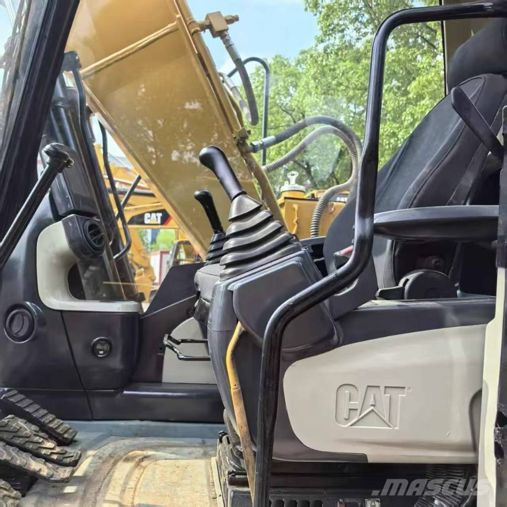 CAT 312 D 2 حفارات وسط 7 طن - 12 طن