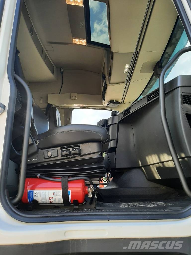 Volvo FH 16 Puuautot