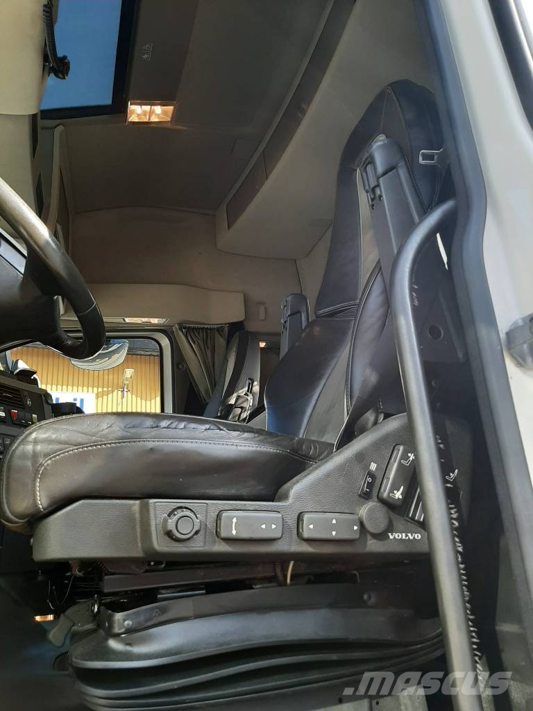 Volvo FH 16 Puuautot