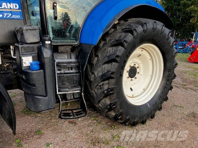 New Holland T 7.200 PC Трактори