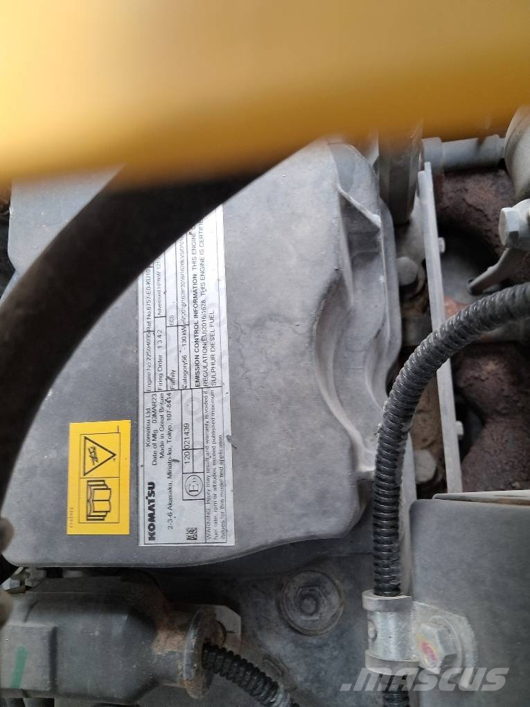 Komatsu PC170LC-11 حفارات زحافة