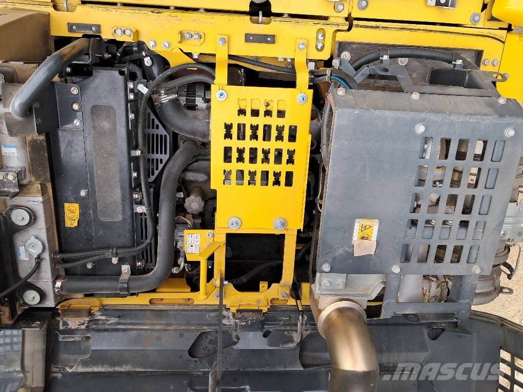 Komatsu PC170LC-11 حفارات زحافة