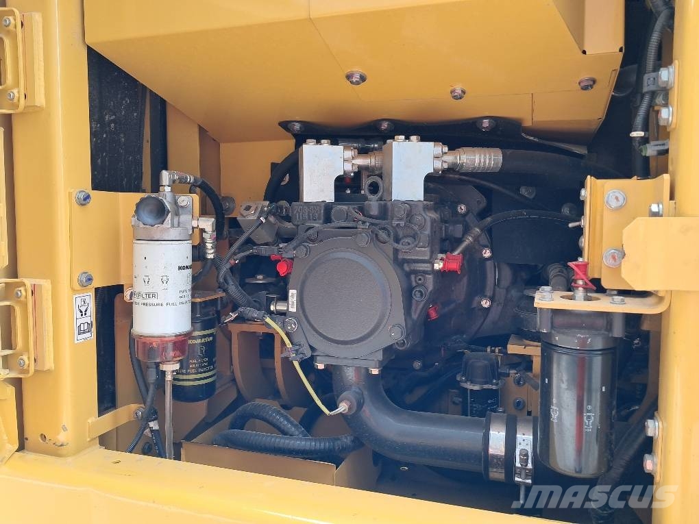 Komatsu PC170LC-11 حفارات زحافة